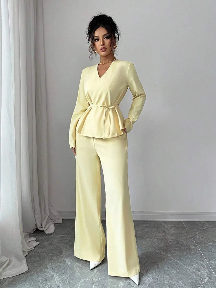 SHEIN Clasi طقم بلوزة بياقة ورباط متقاطع وبنطال طويل بلون أصفر