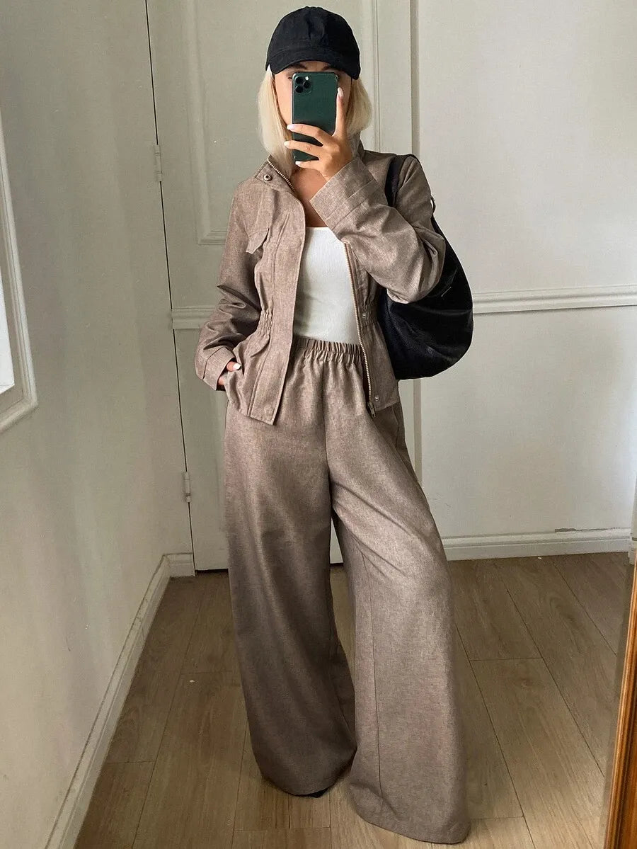 SHEIN DAZY طقم نسائي قطعتين جاكيت بسحاب وبنطال بلون كاكي