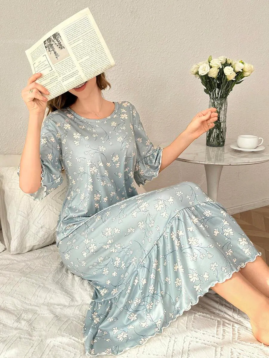 SHEIN CottageSlumber فستان نوم طويل بلون متعدد الألوان وحافة مكشكشة وأكمام نصفية