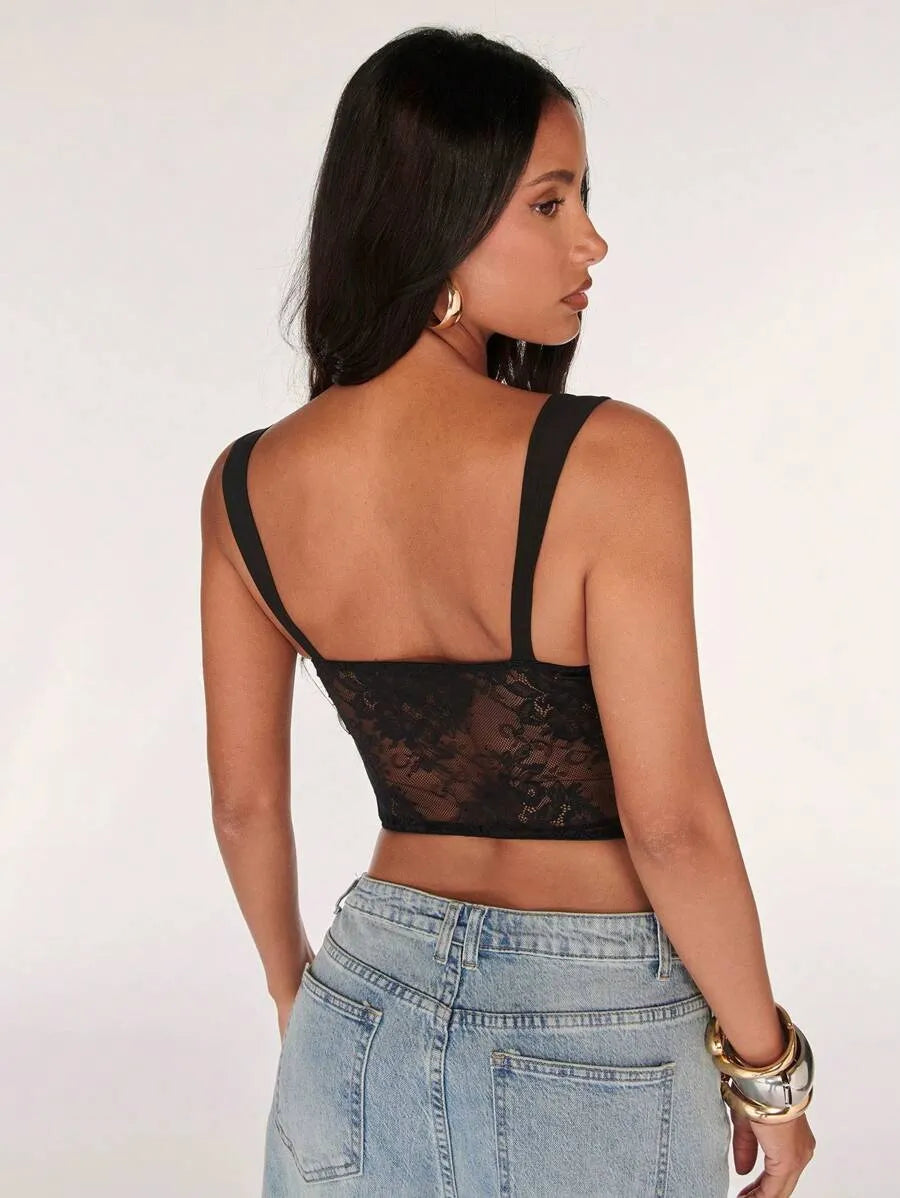 SHEIN BAE توب دانتيل بلون أسود شفاف بربطات وحمالات سباغيتي وقصة ضيقة