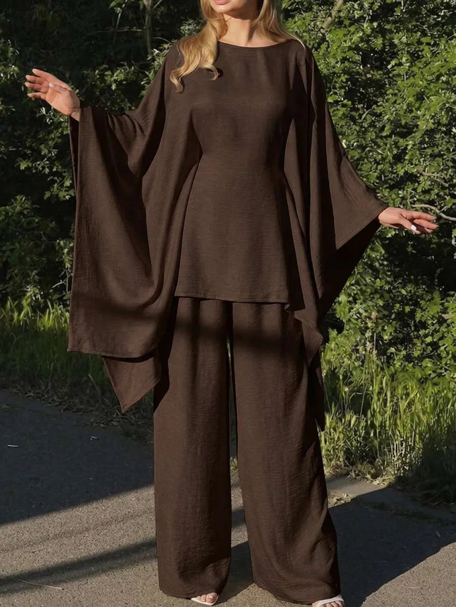 SHEIN طقم نسائي قطعتين بلوزة بأكمام خفاش وبنطال بخصر مجمع بلون بني داكن