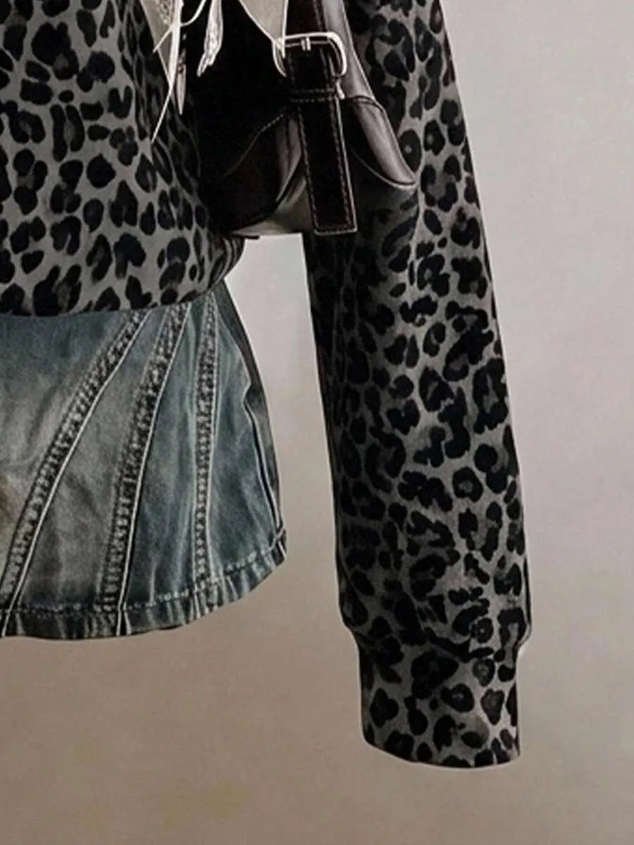 SHEIN EZwear بلوزة نسائية بنصف سحاب بطبعة نمر متعدد الألوان