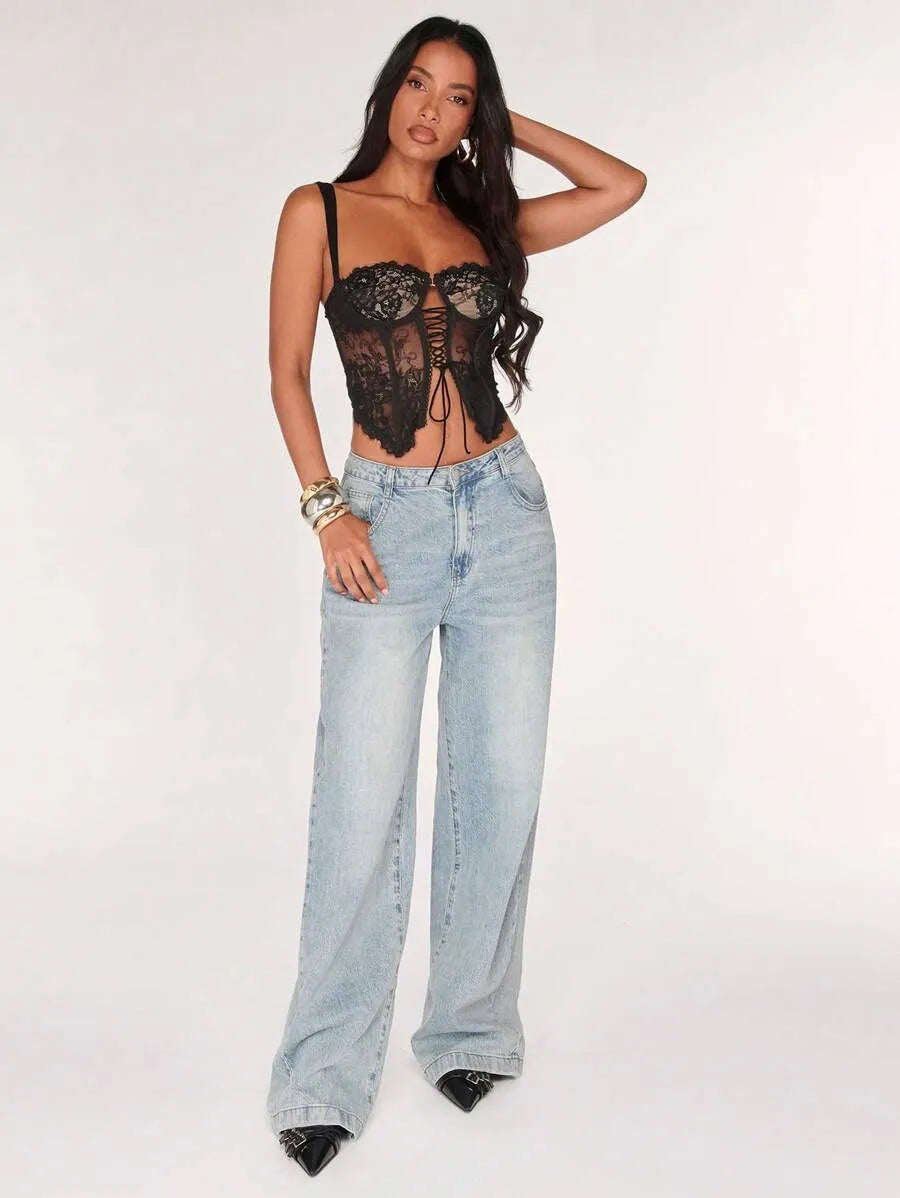 SHEIN BAE توب دانتيل بلون أسود شفاف بربطات وحمالات سباغيتي وقصة ضيقة