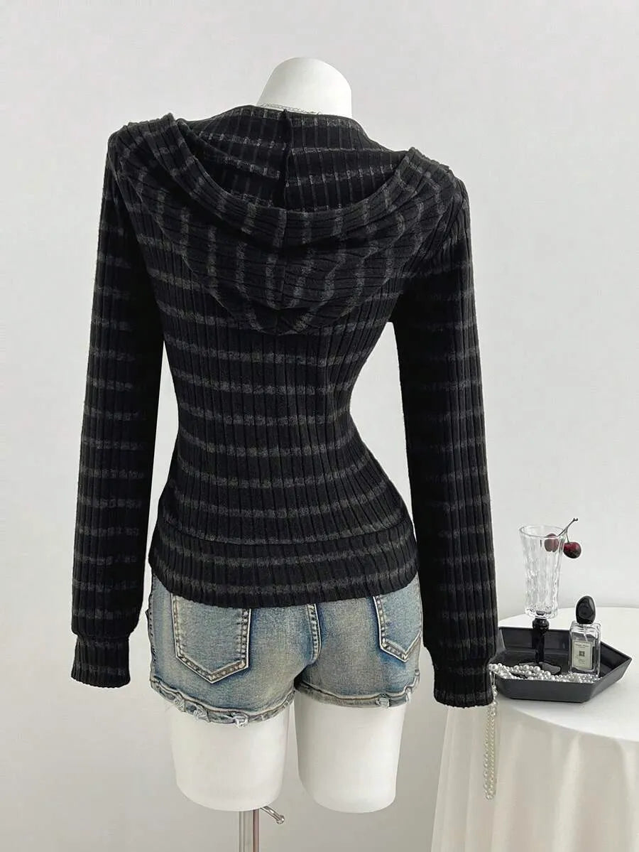 SHEIN ICON سويت شيرت نسائي مضلع بغطاء رأس وسحاب بلون الأسود