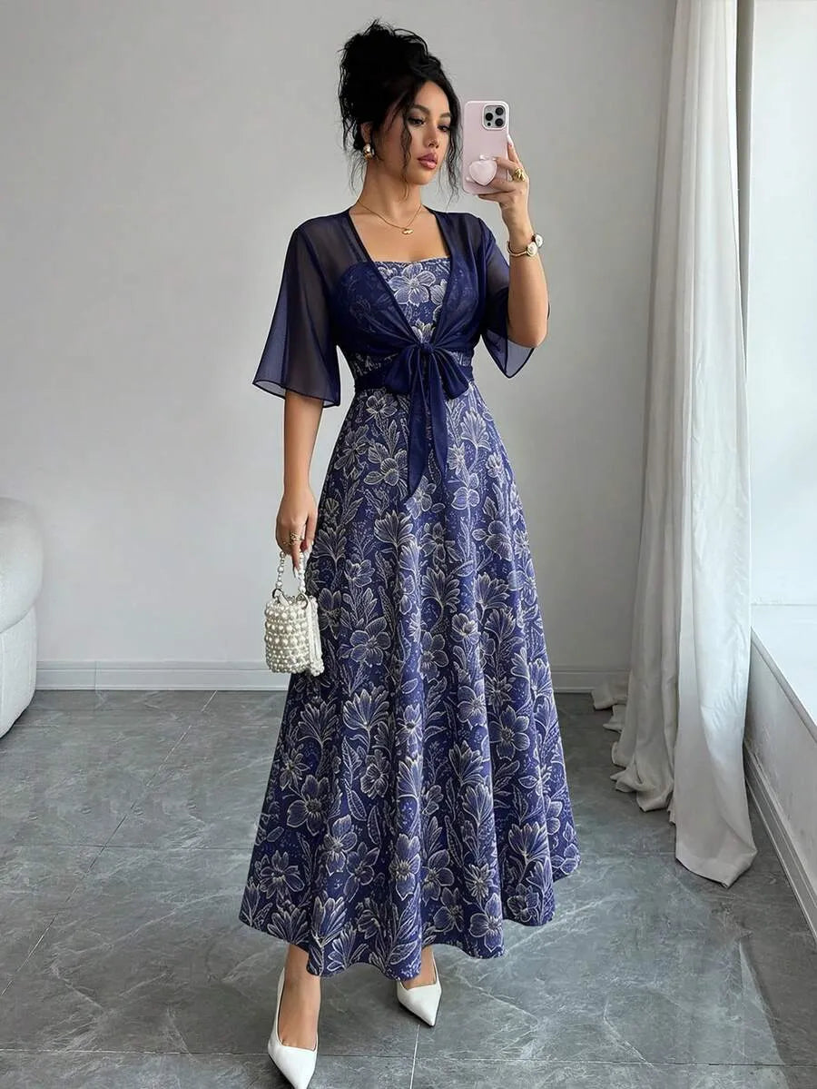 SHEIN طقم فستان شيفون بطبعة بارزة مع جاكيت بلون أزرق بحري