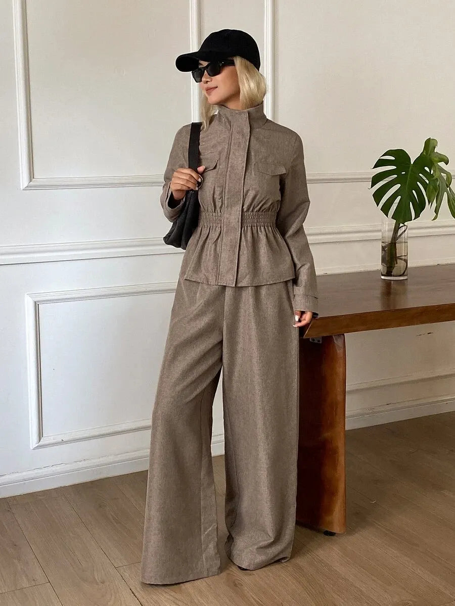 SHEIN DAZY طقم نسائي قطعتين جاكيت بسحاب وبنطال بلون كاكي
