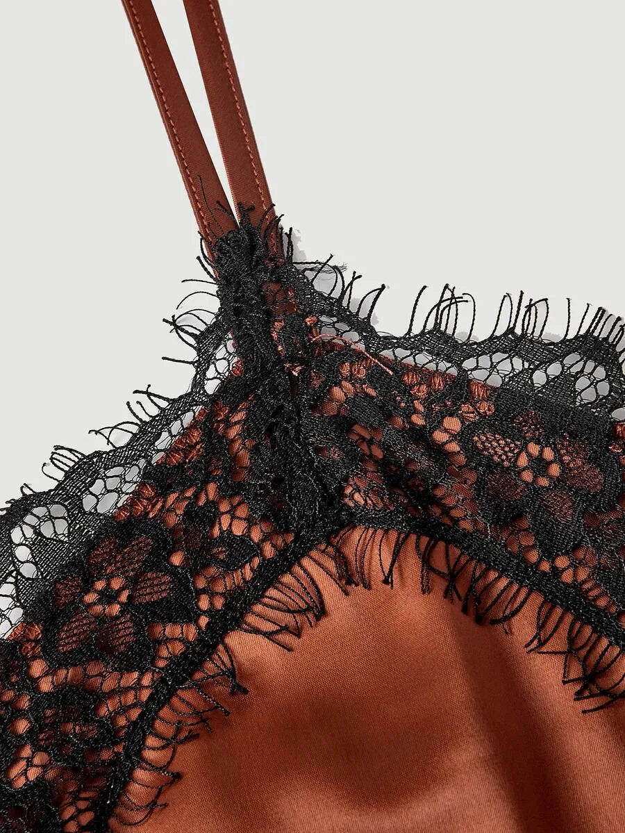 SHEIN Skyraze فستان نسائي طويل بياقة رسن وظهر مكشوف وتطريز دانتيل بلون بني