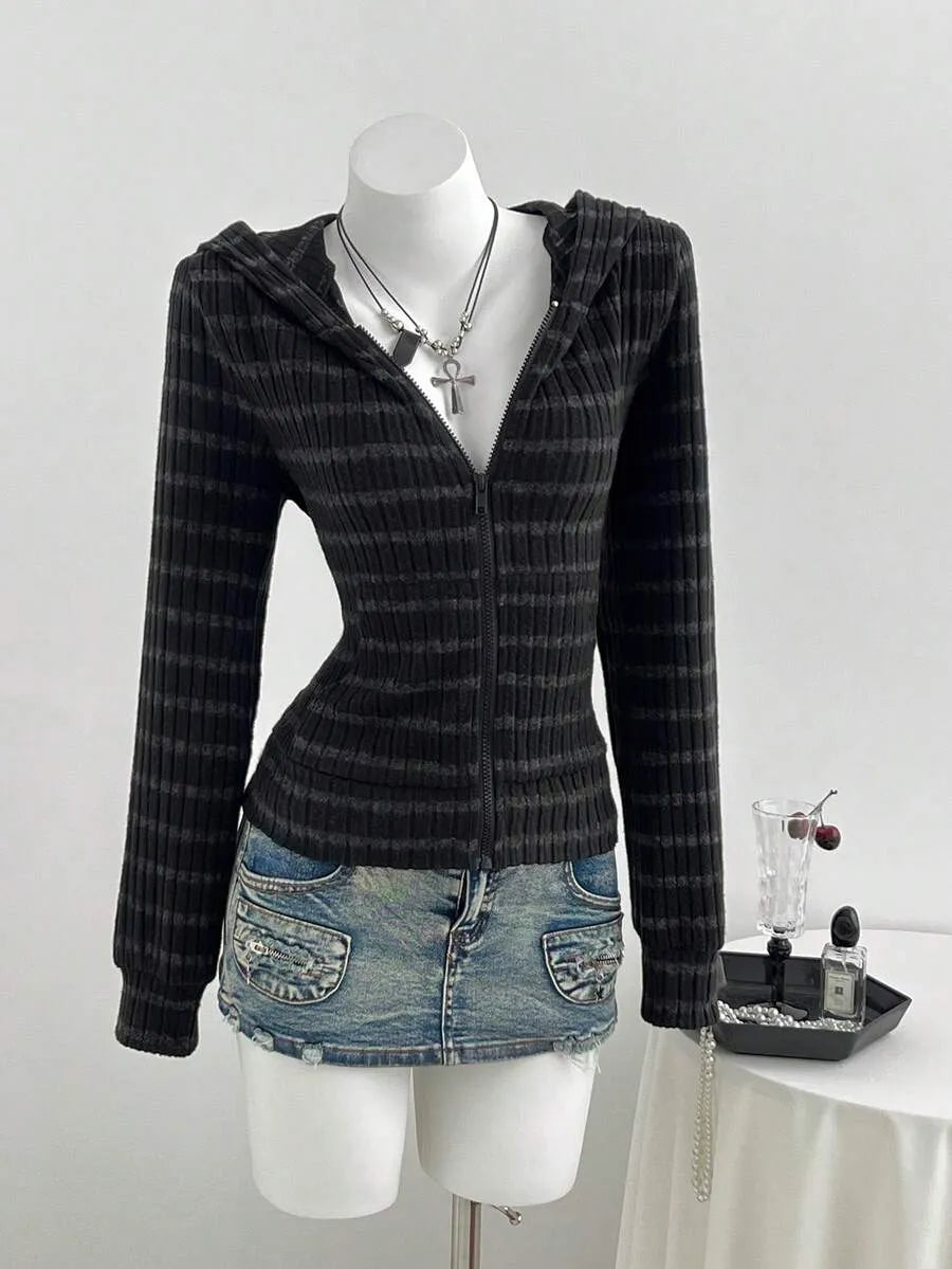 SHEIN ICON سويت شيرت نسائي مضلع بغطاء رأس وسحاب بلون الأسود