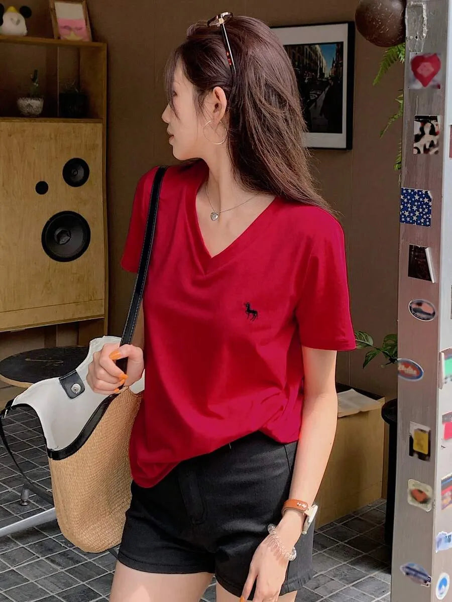 SHEIN DAZY تي شيرت نسائي بأكمام قصيرة وياقة مطرز بلون أحمر