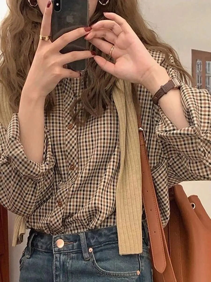 SHEIN قميص نسائي فضفاض بنقشة كاروهات وأكتاف منخفضة بلون بني قهوة