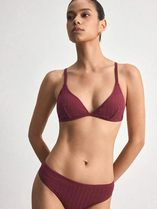 SHEIN Ocili طقم ملابس داخلية من قطعتين بحمالة صدر لاسلكية وثونغ بلون عنابي