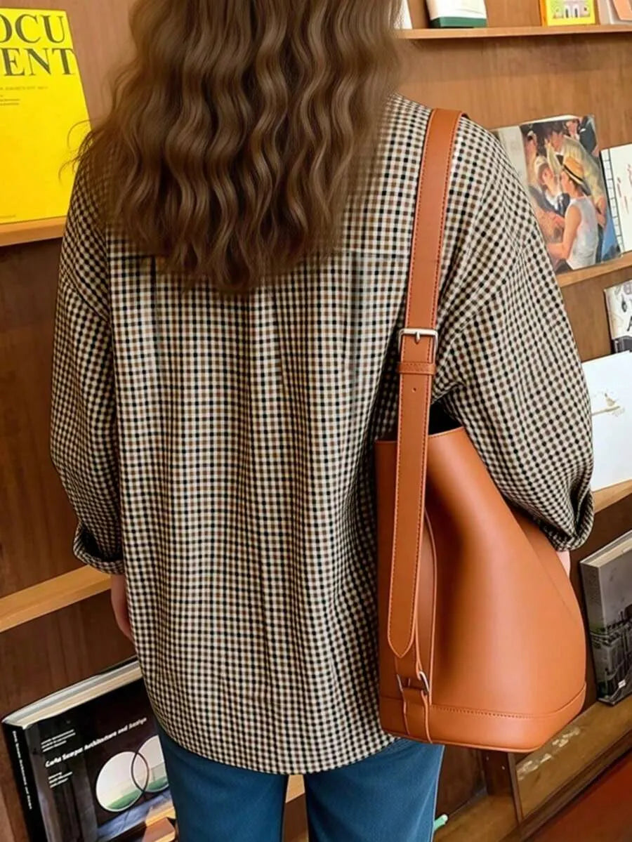 SHEIN قميص نسائي فضفاض بنقشة كاروهات وأكتاف منخفضة بلون بني قهوة