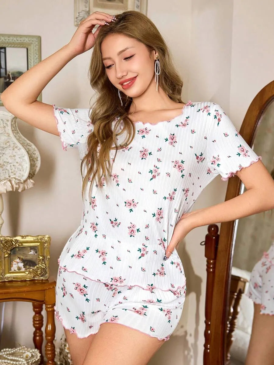 SHEIN CottageSlumber طقم بيجاما قطعتين بطبعة زهور وشورت بلون أبيض