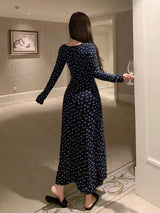SHEIN DAZY فستان نوم طويل بلون أزرق بحري مزين بالزهور وكشكش وأكمام طويلة