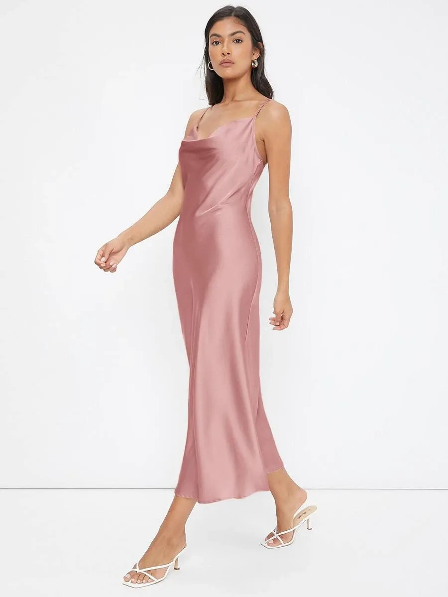 SHEIN BizChic فستان ساتان ماكسي بحمالات رفيعة ورباط خلفي بلون وردي مغبر