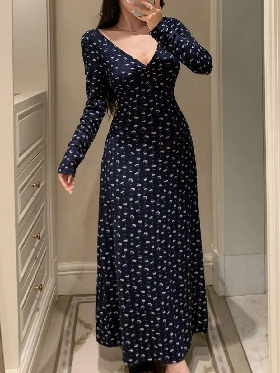 SHEIN DAZY فستان نوم طويل بلون أزرق بحري مزين بالزهور وكشكش وأكمام طويلة