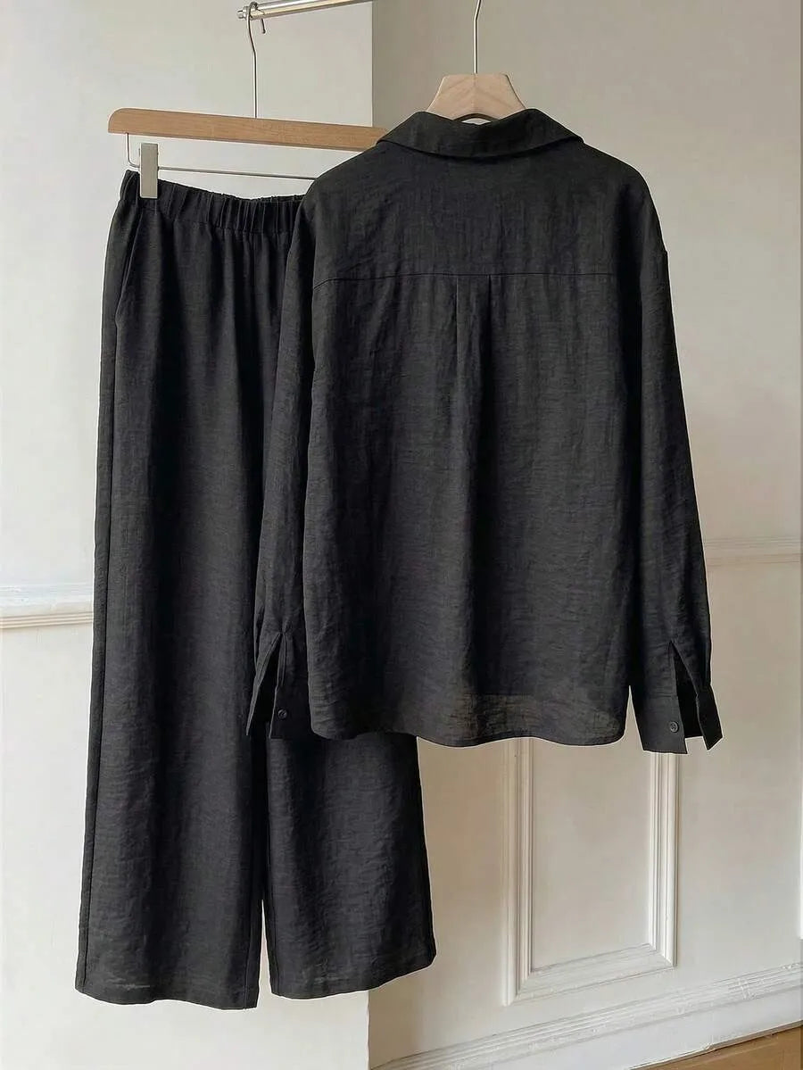 SHEIN EZwear طقم نسائي قطعتين بلوزة بولو مطرزة بحصان وبنطال بجيوب بلون الأسود