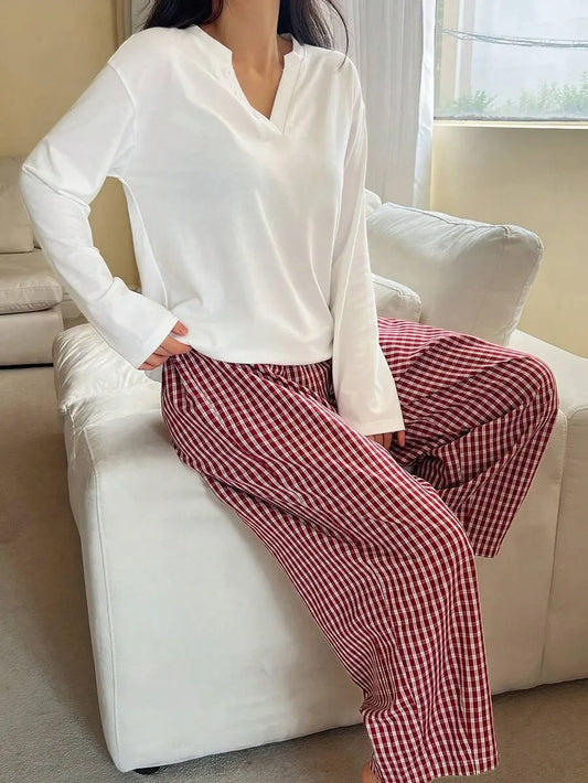 SHEIN DAZY طقم بيجامة قطعتين ببلوزة بأكمام طويلة وبنطلون كاروهات بلون أبيض