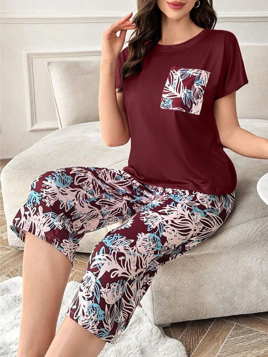 SHEIN Doze Lane طقم بيجاما قطعتين بطبعة زهور وبنطلون بلون عنابي