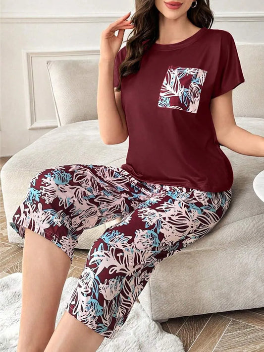 SHEIN Doze Lane طقم بيجاما قطعتين بطبعة زهور وبنطلون بلون عنابي