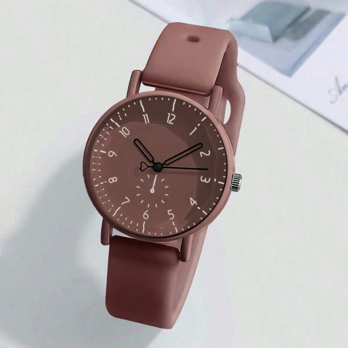 SHEIN ساعة يد نسائية كوارتز بسوار سيليكون وأرقام عربية