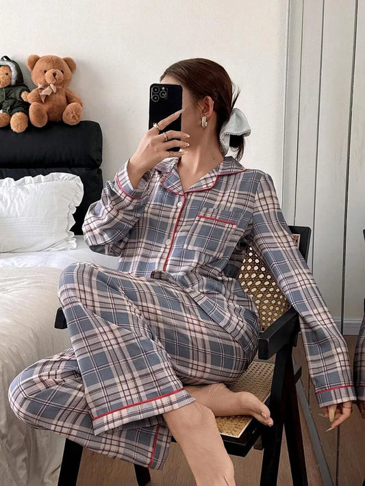 SHEIN Napfluff طقم بيجامة قطعتين بياقة وحواف ملونة وأكمام طويلة متعدد الألوان