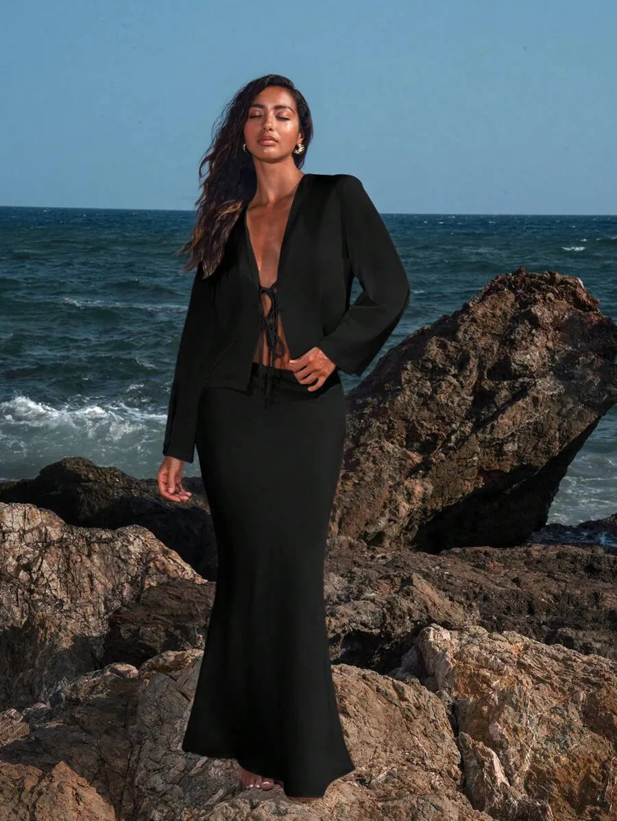 SHEIN Opulessa تنورة ساتان أنيقة بلون سادة بتصميم حورية البحر