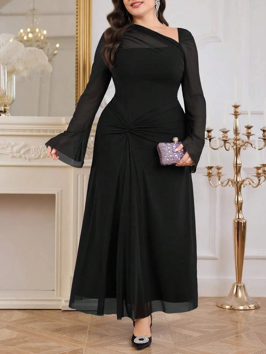 SHEIN Modelyn فستان نسائي من الشبك بياقة غير متماثلة بلون أسود