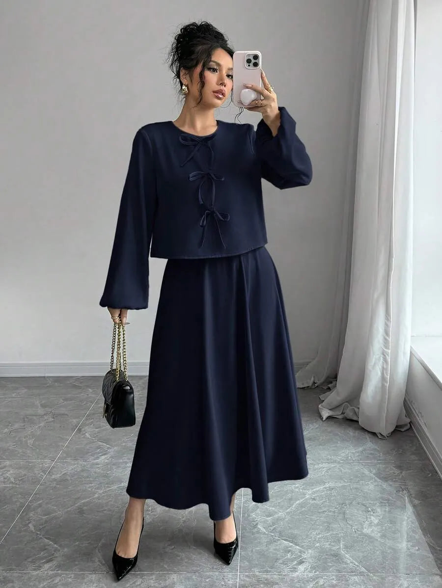 SHEIN Siren Gaze طقم نسائي قطعتين بلوزة بأكمام فانوس وتنورة طويلة بفيونكة بلون أزرق بحري
