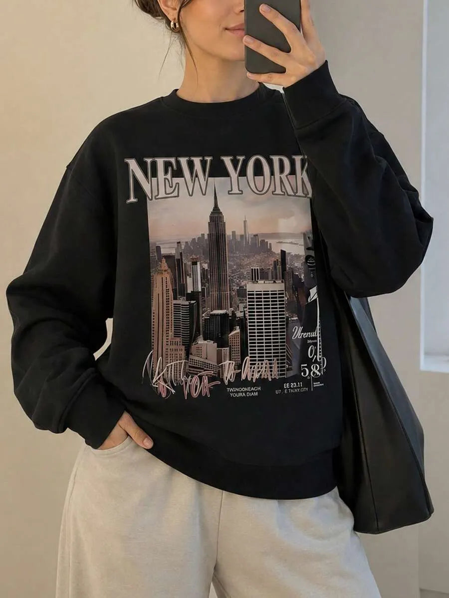 SHEIN سويت شيرت نسائي بطبعة مدينة نيويورك وجيب بلون الأسود
