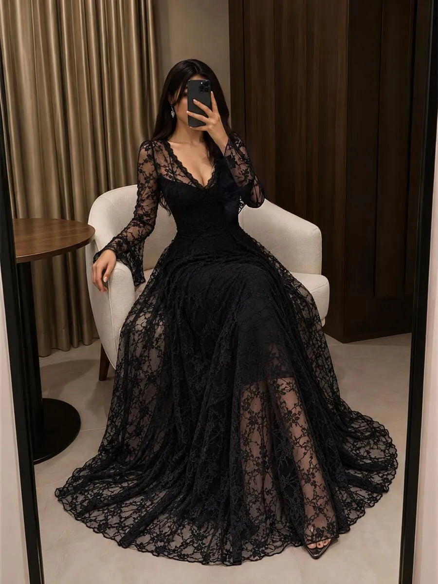 SHEIN Modelyn فستان ميدي بياقة وأكمام طويلة واسعة وتفاصيل دانتيل بلون أسود