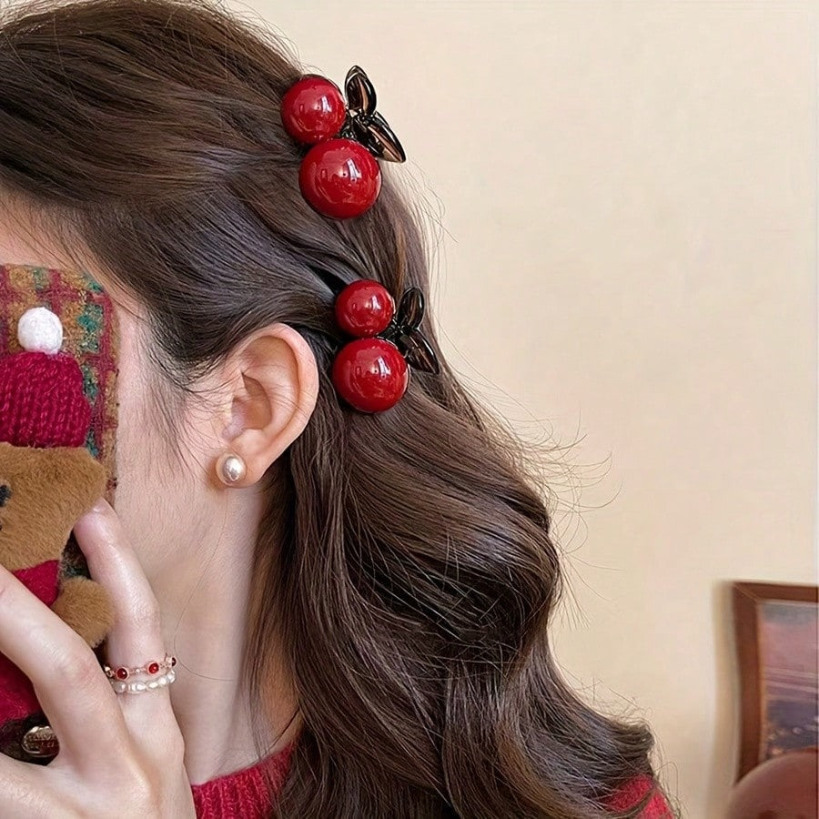 SHEIN مشابك شعر بشكل كرز لون أحمر