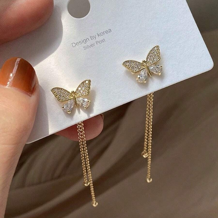 SHEIN زوج أقراط متدلية بتصميم فراشة