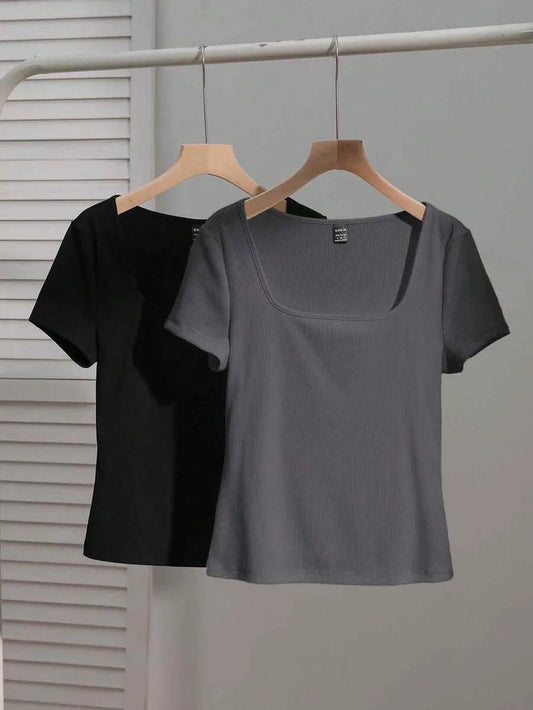 SHEIN EZwear طقم تيشيرتات نسائي قطعتان