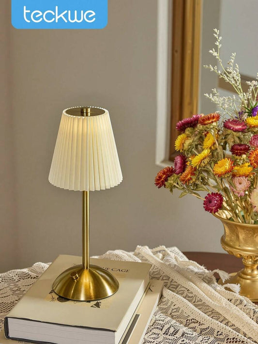 SHEIN Teckwe إنارة زخرفية أوروبية فاخرة للوضع على السرير