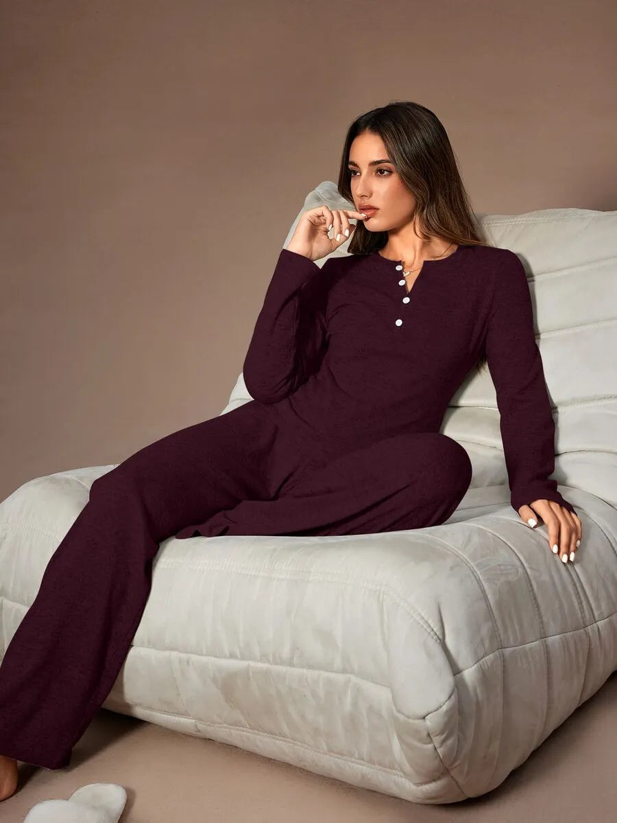 SHEIN Lazeform طقم بيجامة قطعتين بقصة ضيقة وياقة هينلي وأزرار أمامية وأكمام طويلة بلون عنابي