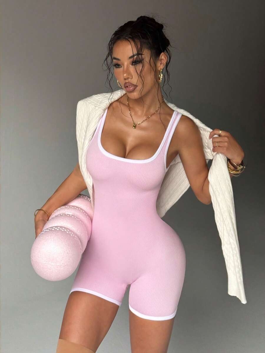 SHEIN Dewbera  رومبير رياضي نسائي قصير وردي