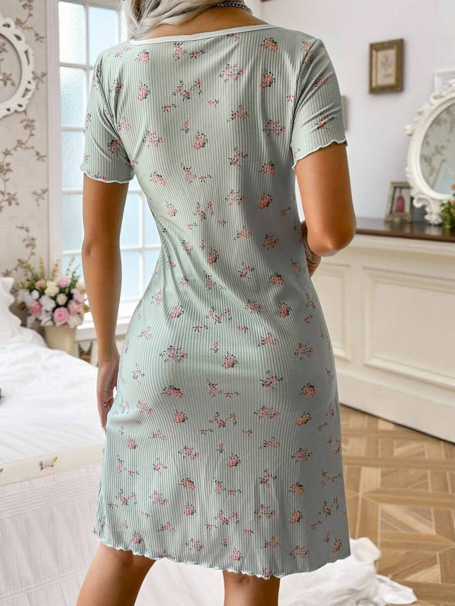 SHEIN فستان نوم نسائي بطبعة زهور صغيرة