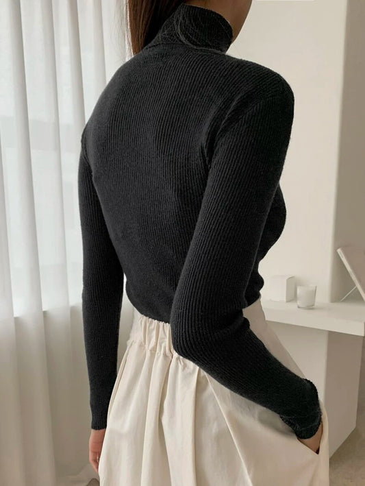 SHEIN كنزة صوفية بلون أسود