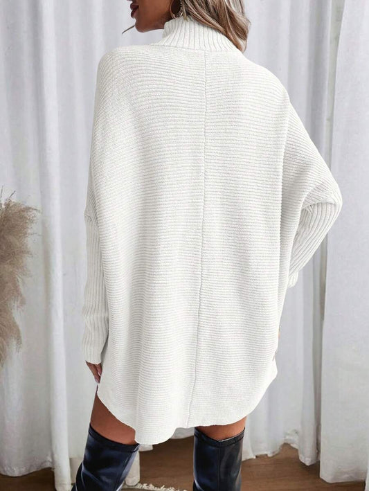 SHEIN كنزة صوفية بيضاء بياقة عالية وأكمام خفاش