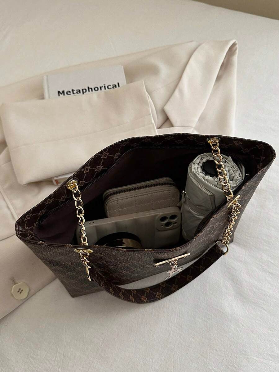 SHEIN حقيبة كتف بسلسلة بلون بني قهوة