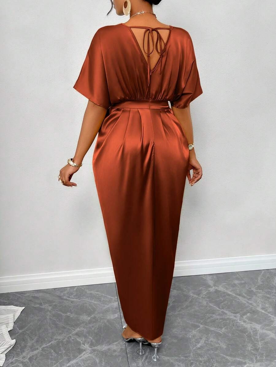 SHEIN SOLERSUN فستان كوكتيل ساتان لامع