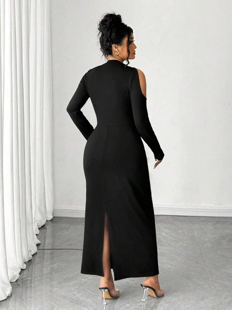 SHEIN Elenzga فستان أسود للمقاسات الكبيرة بتصميم متطور