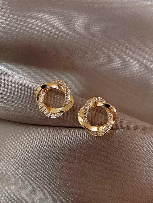 SHEIN زوج أقراط أنيقة مرصعة بحبيبات الراين اللامعة