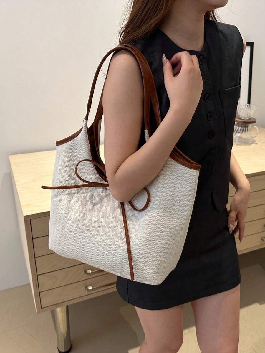 SHEIN حقيبة كتف باللون البيج مزينة بعقدة