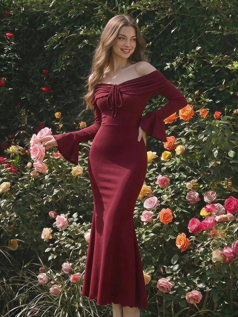 SHEIN Skyraze فستان نسائي مكشوف الكتف بأكمام جرسية وربطة أمامية بلون عنابي
