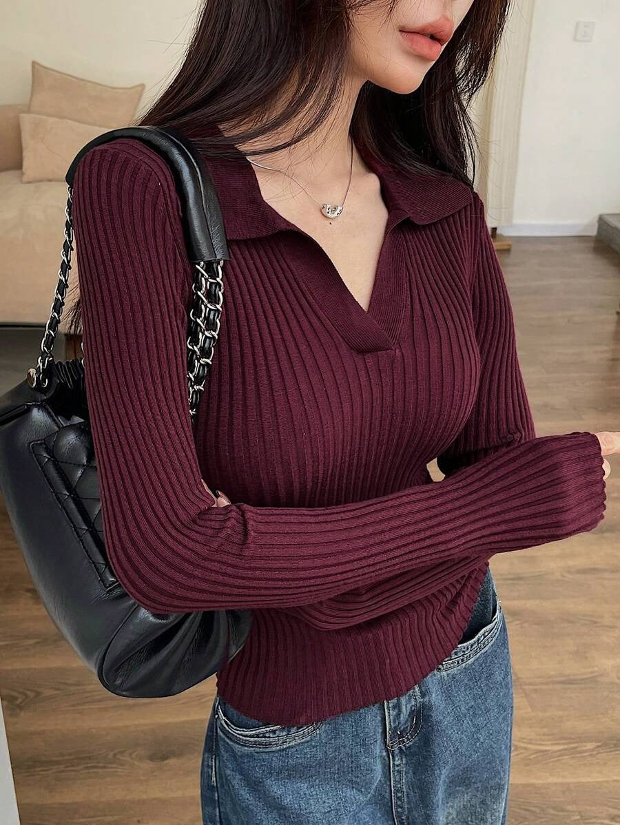 SHEIN كنزة صوفية عنابية ضيقة بياقة عالية لون عنابي
