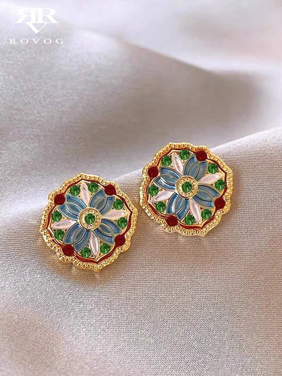 SHEIN زوج واحد من الأقراط بتصميم عتيق وراقي