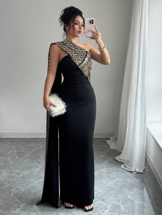 SHEIN Chiquease فستان أسود و شال طويل على الكتف