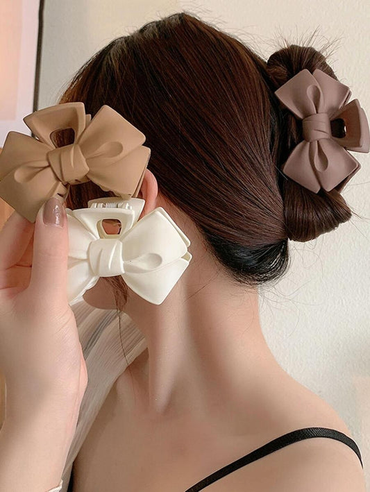 SHEIN مجموعة 3 مشابك شعر بألوان ناعمة وشكل فراشة